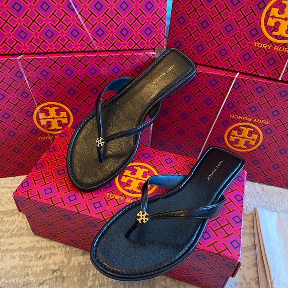 Tory Burch Black Leather Classic Flip Flops - Picture 2 of 8